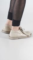 lack halbschuhe mit monsterhänden