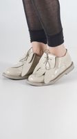 lack halbschuhe mit monsterhänden