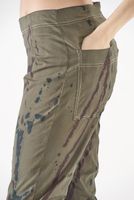 handbemalte und schmale woll-stretch-hose mit angeschittenem, elastischen bund