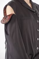 oversized schurwoll-mantel mit reißverschluss an der schulternaht